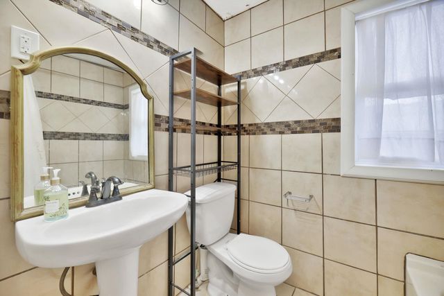 2116 N Fairview Ave, Wichita, KS 67203