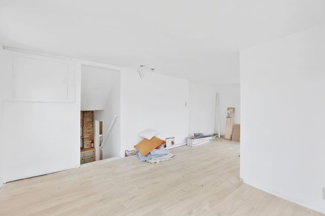 2116 N Fairview Ave, Wichita, KS 67203