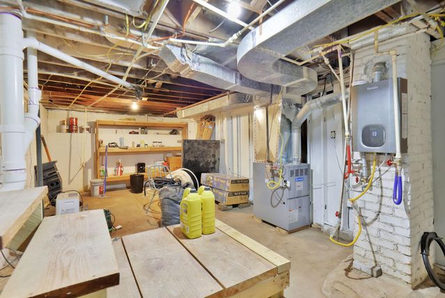 2116 N Fairview Ave, Wichita, KS 67203