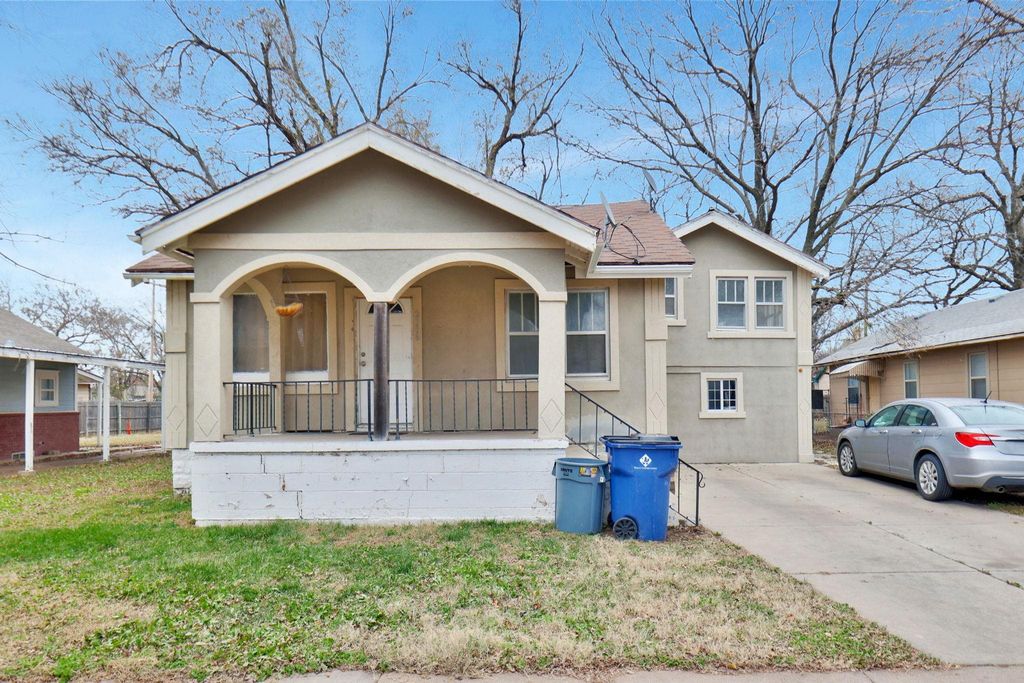 2116 N Fairview Ave, Wichita, KS 67203