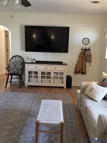 8511 Peaks Rd, Hanover, VA 23069