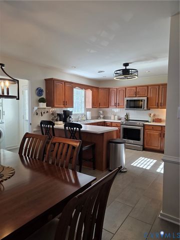 8511 Peaks Rd, Hanover, VA 23069