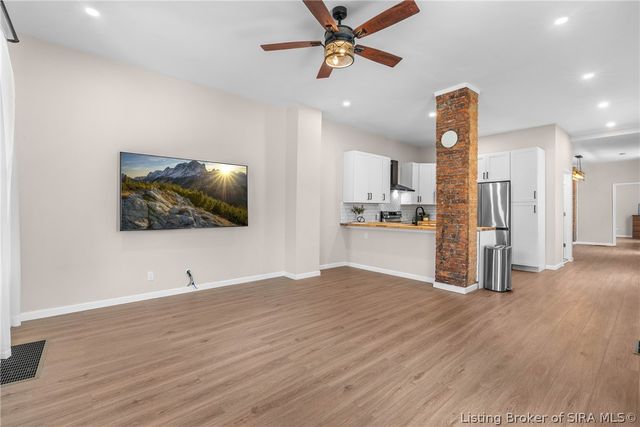 325 E 14th Street, New Albany, IN 47150