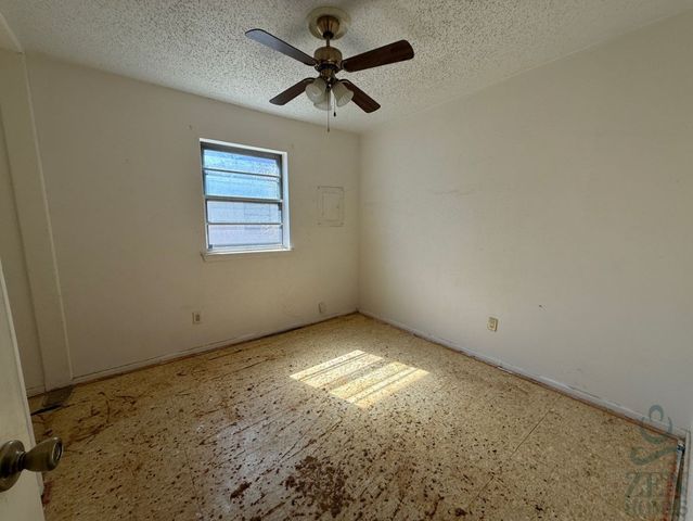 704 Meadowlark Circle, Crowley, TX 76036