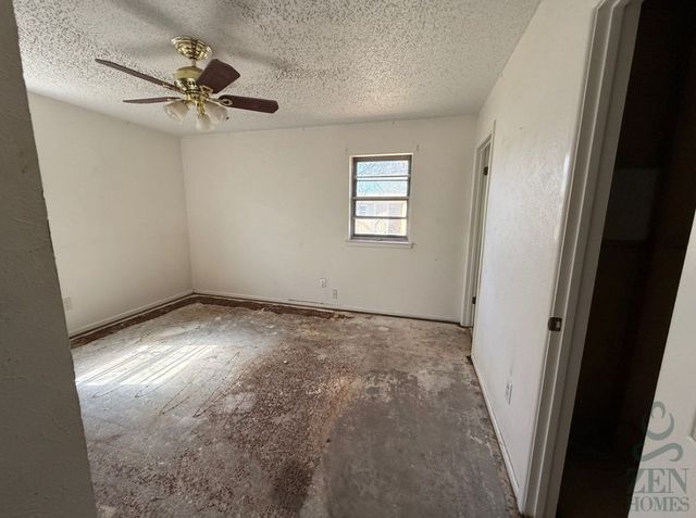 704 Meadowlark Circle, Crowley, TX 76036