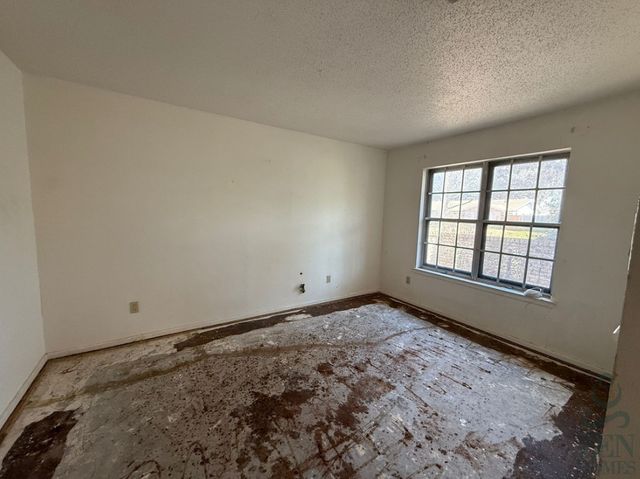 704 Meadowlark Circle, Crowley, TX 76036