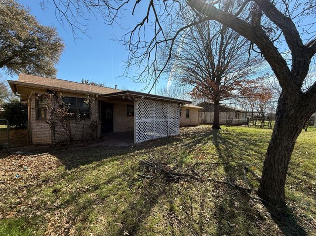 704 Meadowlark Circle, Crowley, TX 76036