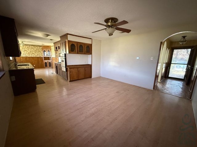 704 Meadowlark Circle, Crowley, TX 76036