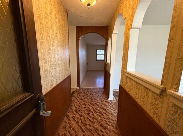 704 Meadowlark Circle, Crowley, TX 76036