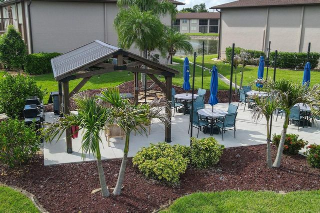25100 SANDHILL BOULEVARD J-201, Punta Gorda, FL 33983
