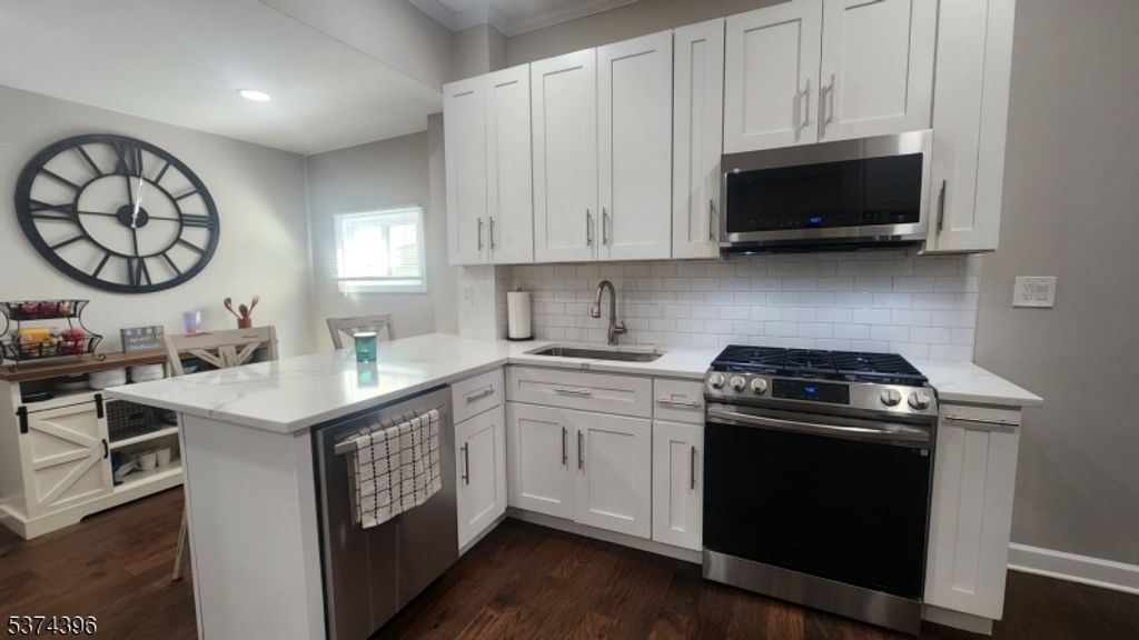 16 Magnolia St, Belleville Twp., NJ 07109