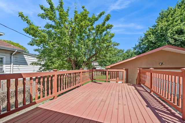 192 Waubansee Road, Riverside, IL 60546