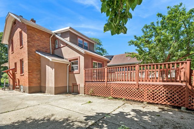 192 Waubansee Road, Riverside, IL 60546
