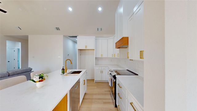 9228 Sunrise Drive, Fort Worth, TX 76134