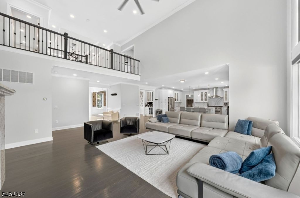 28 Ross Hall Blvd, Piscataway Twp., NJ 08854 — photo 4