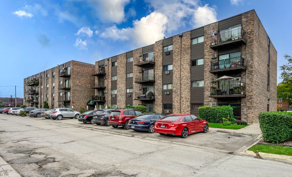 8901 N Western Avenue 202, Des Plaines, IL 60016 — photo 2