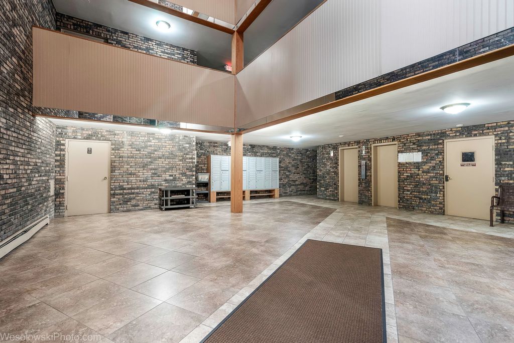 8901 N Western Avenue 202, Des Plaines, IL 60016 — photo 3