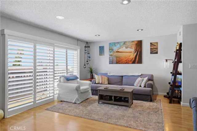 15607 Crestview 85, Los Angeles, CA 91344