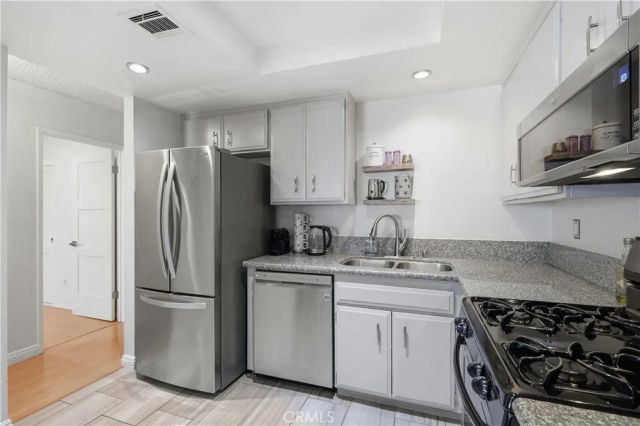 15607 Crestview 85, Los Angeles, CA 91344