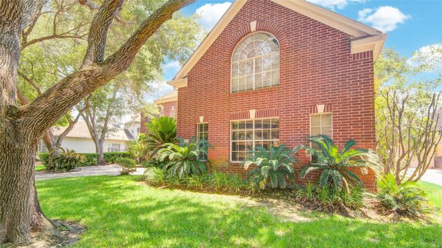 16 Treverstone Court, Sugar Land, TX 77479