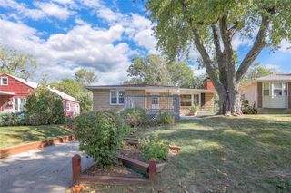 909 S Appleton Avenue, Independence, MO 64054