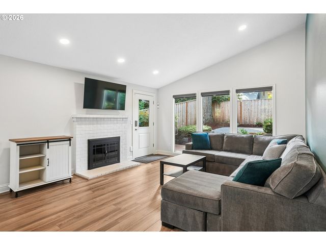 4538 Sw VACUNA St, Portland, OR 97219