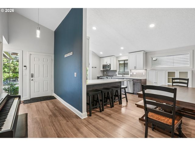 4538 Sw VACUNA St, Portland, OR 97219