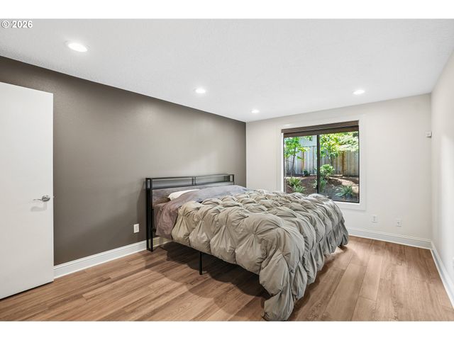 4538 Sw VACUNA St, Portland, OR 97219
