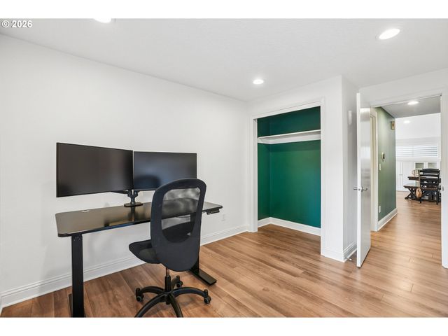 4538 Sw VACUNA St, Portland, OR 97219