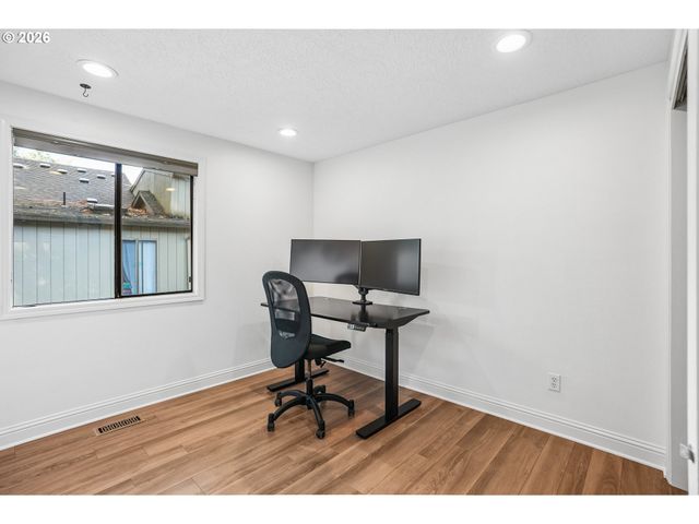 4538 Sw VACUNA St, Portland, OR 97219