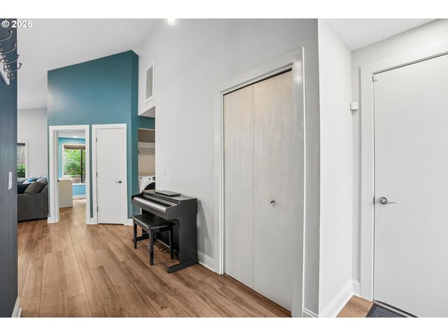 4538 Sw VACUNA St, Portland, OR 97219