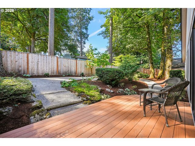 4538 Sw VACUNA St, Portland, OR 97219