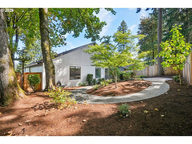4538 Sw VACUNA St, Portland, OR 97219