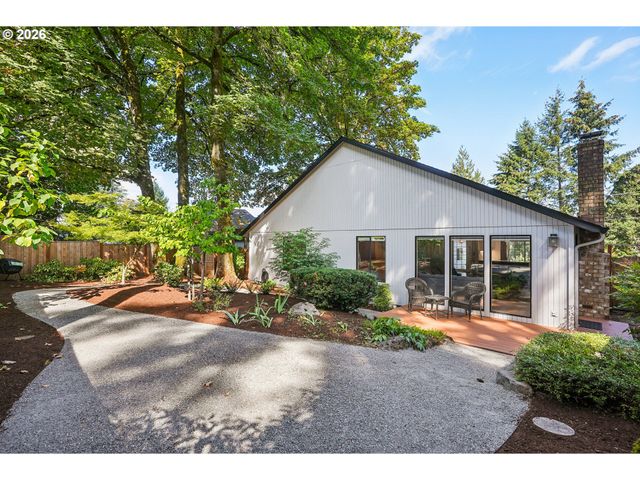 4538 Sw VACUNA St, Portland, OR 97219