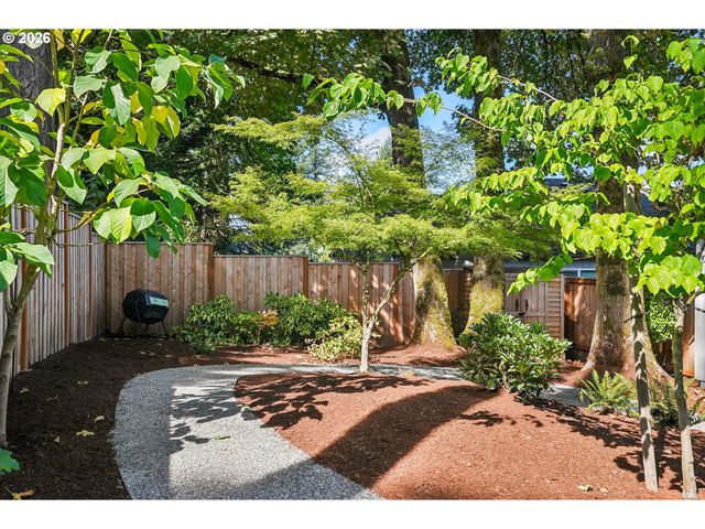 4538 Sw VACUNA St, Portland, OR 97219
