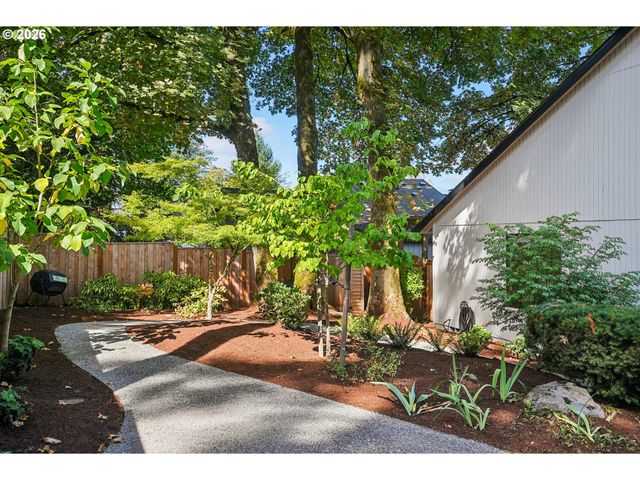 4538 Sw VACUNA St, Portland, OR 97219