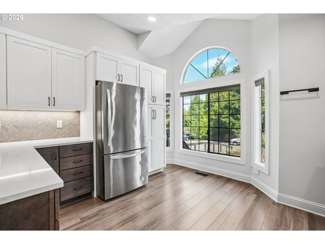 4538 Sw VACUNA St, Portland, OR 97219