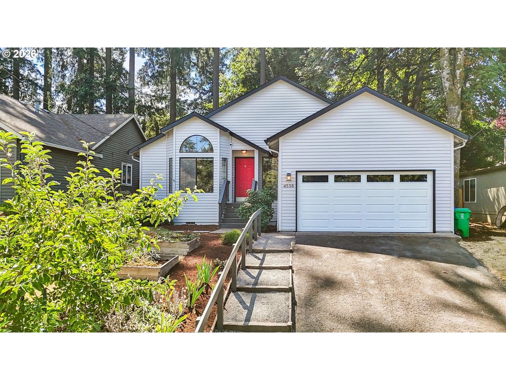 4538 Sw VACUNA St, Portland, OR 97219