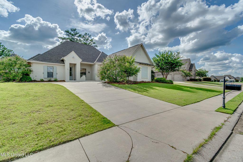 107 Camden Lake Drive, Madison, MS 39110
