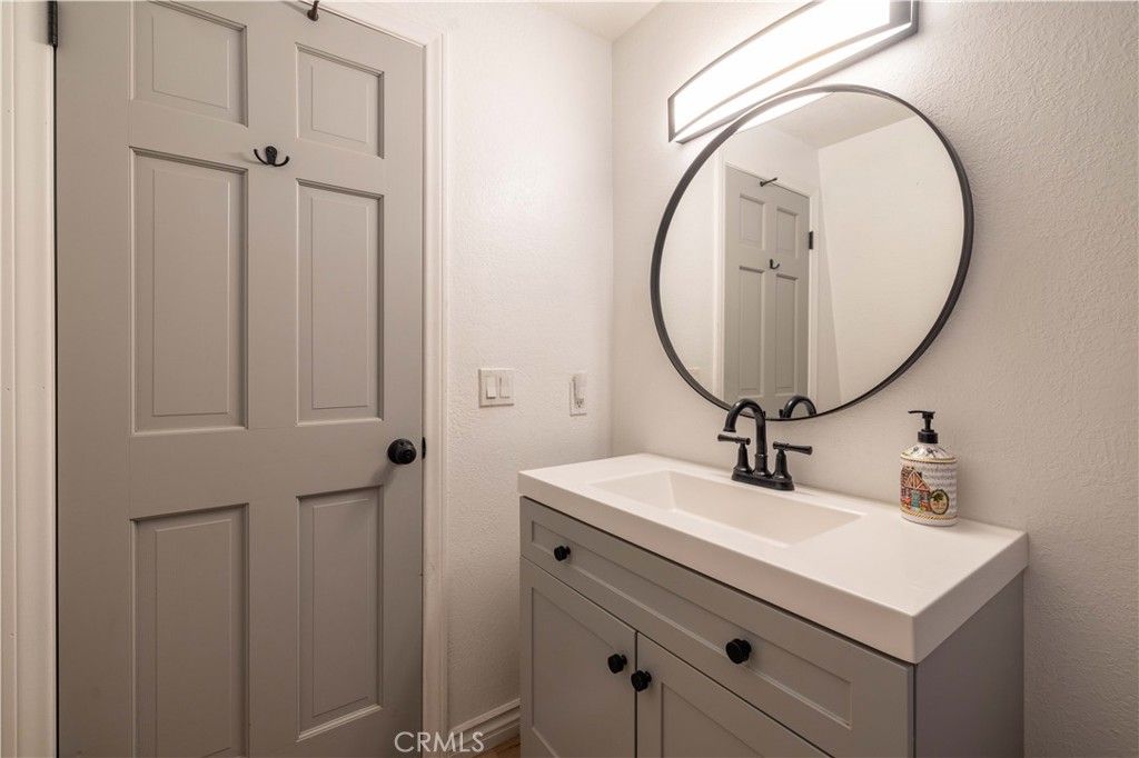 Image 13 of property listing at 745 Barret, Big Bear City, CA 92314