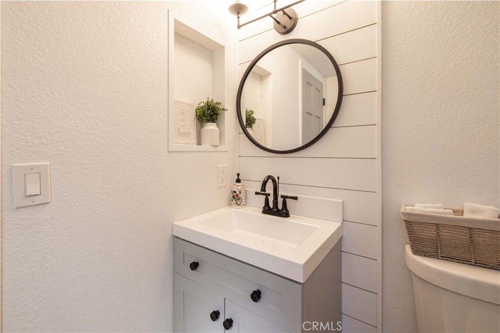 Image 17 of property listing at 745 Barret, Big Bear City, CA 92314