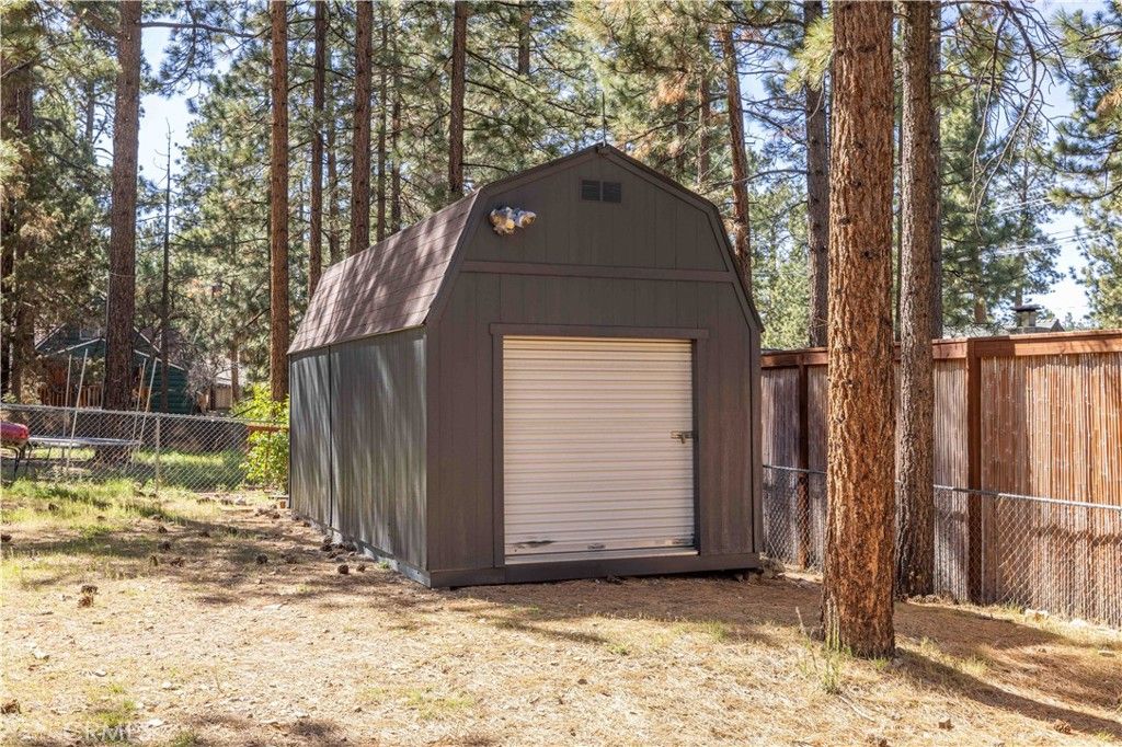 Image 23 of property listing at 745 Barret, Big Bear City, CA 92314