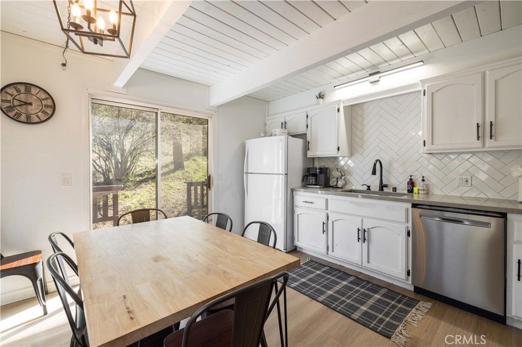 Image 6 of property listing at 745 Barret, Big Bear City, CA 92314