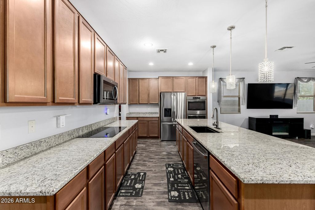 Image 22 of property listing at 744 W DESERT HOLLOW Drive, San Tan Valley, AZ 85143