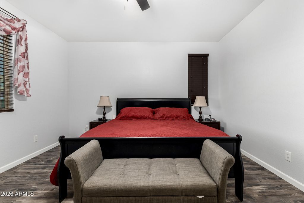 Image 24 of property listing at 744 W DESERT HOLLOW Drive, San Tan Valley, AZ 85143