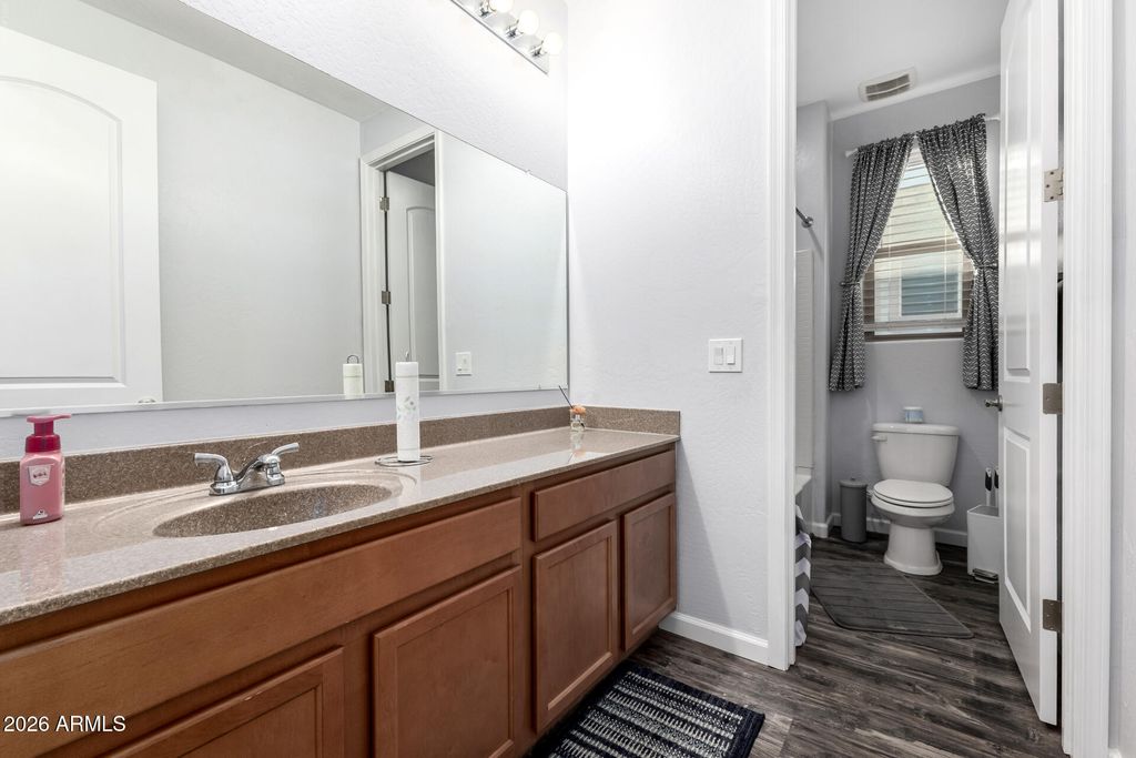 Image 32 of property listing at 744 W DESERT HOLLOW Drive, San Tan Valley, AZ 85143