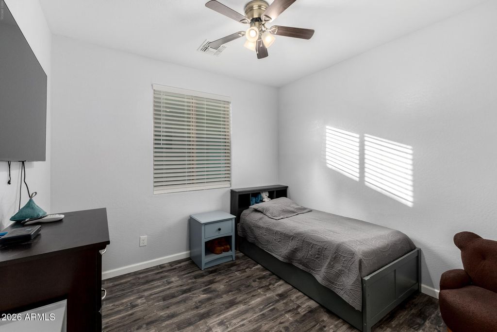 Image 34 of property listing at 744 W DESERT HOLLOW Drive, San Tan Valley, AZ 85143