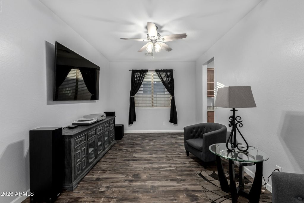 Image 36 of property listing at 744 W DESERT HOLLOW Drive, San Tan Valley, AZ 85143