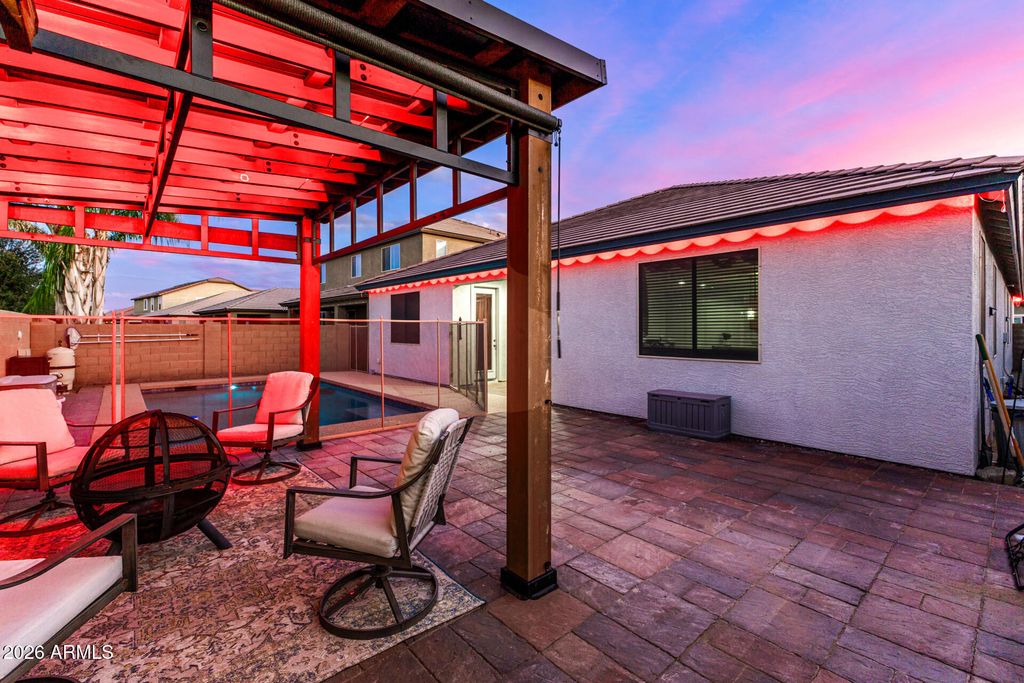 Image 38 of property listing at 744 W DESERT HOLLOW Drive, San Tan Valley, AZ 85143