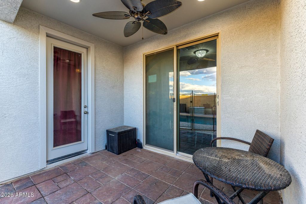 Image 40 of property listing at 744 W DESERT HOLLOW Drive, San Tan Valley, AZ 85143
